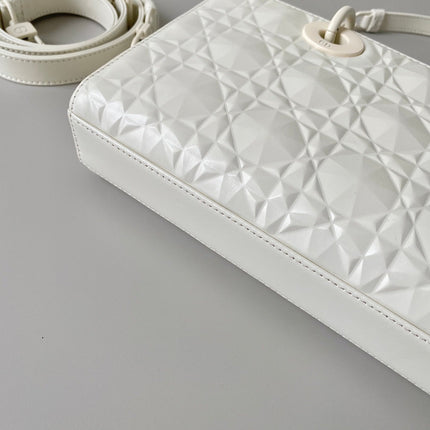 MEDIUM D-JOY BAG 26 IN WHITE CALFSKIN