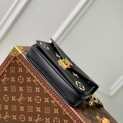 POCHETTE MÉTIS EAST WEST 21 IN BLACK AND BEIGE MONOGRAM EMPREINTE CALFSKIN EMBOSSED LOGO