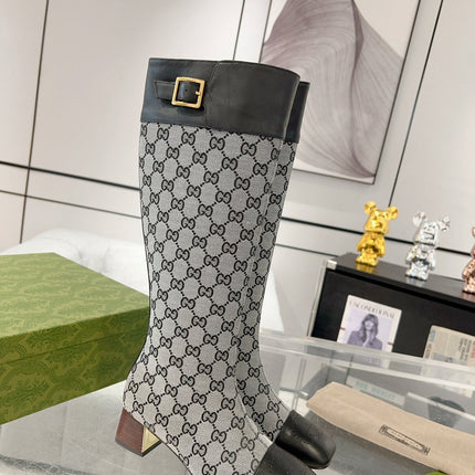 GG KNEE BOOTS IN LIGHT GRAY MONOGRAM CANVAS AND BLACK GLOSSY SHEEPSKIN
