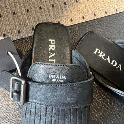 PRADA 25S SHUFFLE LEATHER THONG SANDALS IN BLACK CALFSKIN