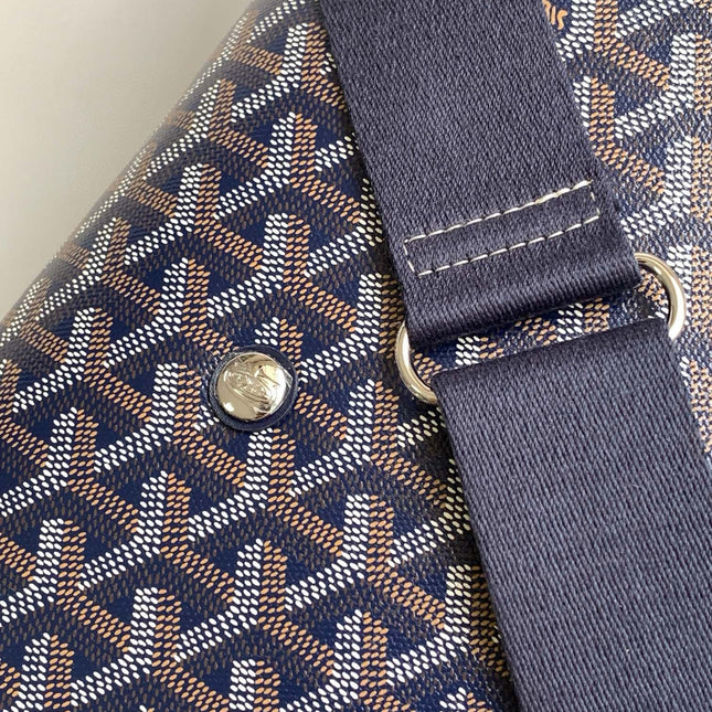 CAPETIEN MESSENGER BAG 39 IN NAVY BLUE GOYARDINE CANVAS AND CALFSKIN