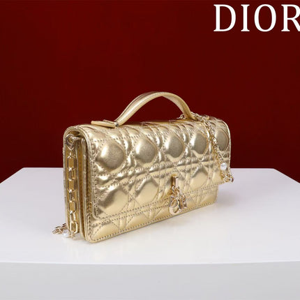 CD BAG 21 IN GOLD CALFSKIN WITH GOLD HARDWARE (Copy)
