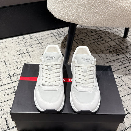 PRADA 25S MEN SNEAKERS LOGO IN WHITE AND MULBERRY NUBUCK AND CANVAS