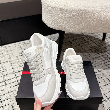 PRADA 25S MEN SNEAKERS LOGO IN WHITE NUBUCK AND CANVAS