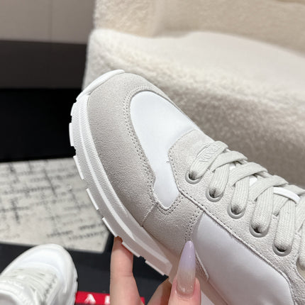 PRADA 25S MEN SNEAKERS LOGO IN WHITE NUBUCK AND CANVAS