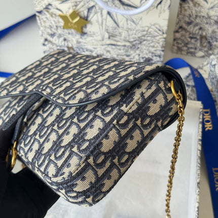 DIOR 25S MEDIUM SADDLE POUCH WITH CHAIN 21 IN BLUE DIOR OBLIQUE JACQUARD CANVAS
