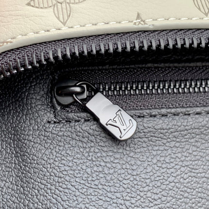DOPP KIT 28 IN LIGHT GREY MONOGRAM SHADOW CALFSKIN