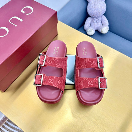 GG SANDALS IN RED LAMBSKIN MIX SUEDE EMBOSSED LOGO