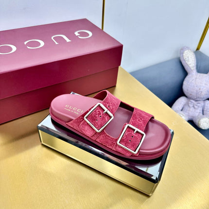 GG SANDALS IN RED LAMBSKIN MIX SUEDE EMBOSSED LOGO