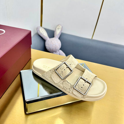 GG SANDALS IN CREAM WHITE LAMBSKIN MIX SUEDE EMBOSSED LOGO