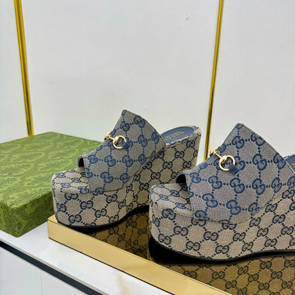 GG WEDGE SLIDES 110 IN GREY FABRIC WITH GOLD HARDWARE