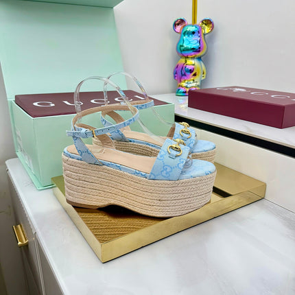 GG HIGH WEDGE SANDALS IN BLUE FABRIC AND RAFFIA WITH GOLD HARDWARE