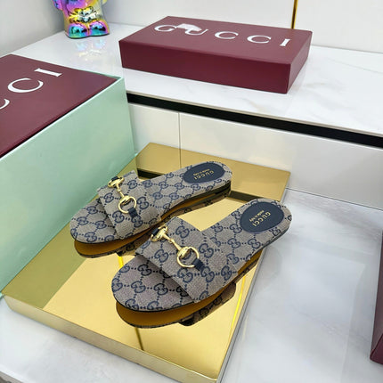 GG SLIDES IN STONE GREY WITH GOLD HARDWARE