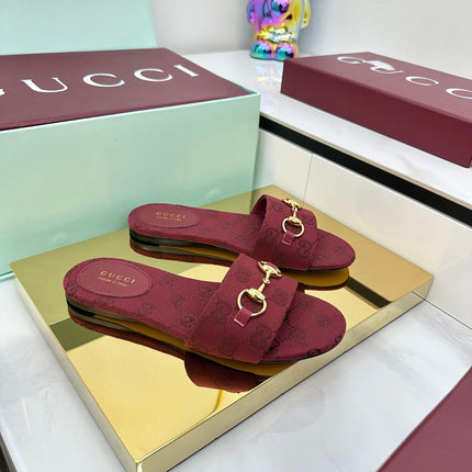 GG SLIDES IN RED WITH GOLD HARDWARE