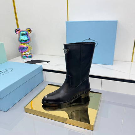 PRADA 25S POINTED TOE HIGH BOOTS 50MM IN BLACK CALFSKIN WITH LOGO
