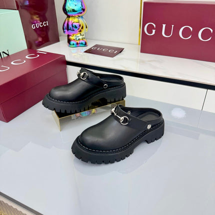 GG PLATFORM MULES 25S IN BLACK CALFSKIN