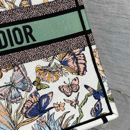 CD LARGE BOOK TOTE 41 IN COLORFUL EMBROIDERY