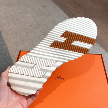 KETCH SNEAKER IN PALE GRAY SUEDE