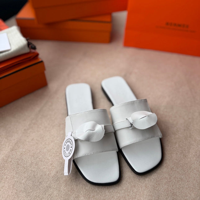 0RAN SANDALS IN WHITE CALFSKIN