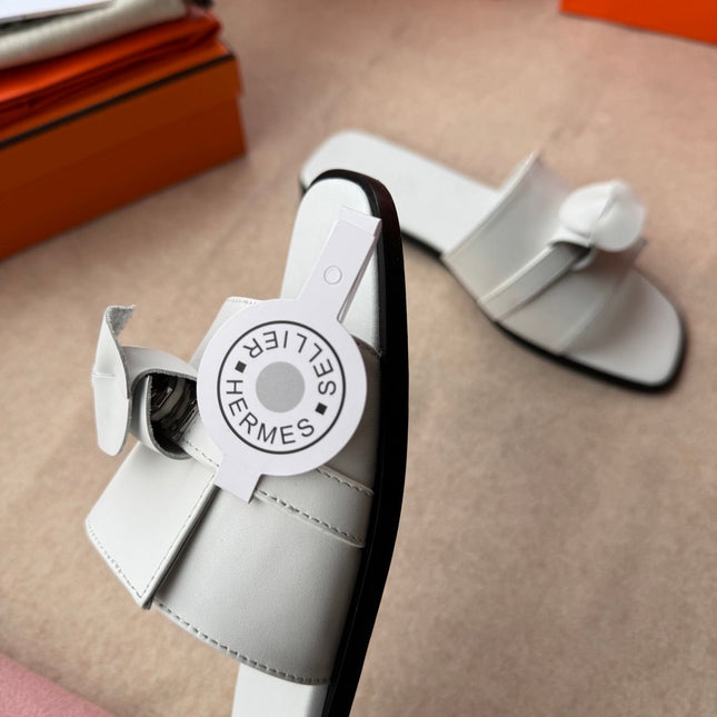 0RAN SANDALS IN WHITE CALFSKIN