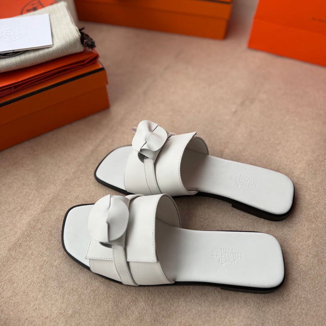 0RAN SANDALS IN WHITE CALFSKIN