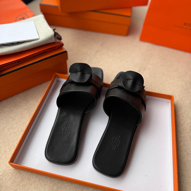 0RAN SANDALS IN BLACK CALFSKIN