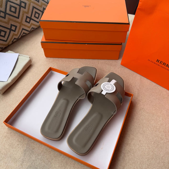 0RAN SANDALS IN CEDAR BROWN CALFSKIN