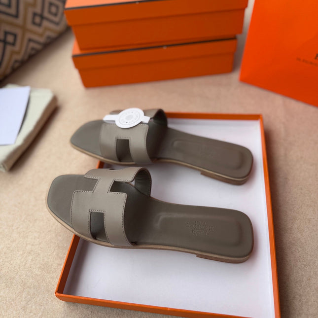 0RAN SANDALS IN CEDAR BROWN CALFSKIN