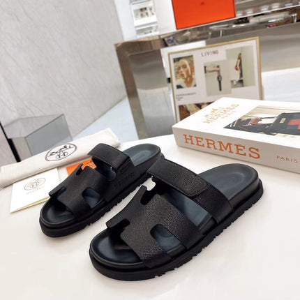 CHYPRE SANDAL IN BLACK CALFSKIN 186752