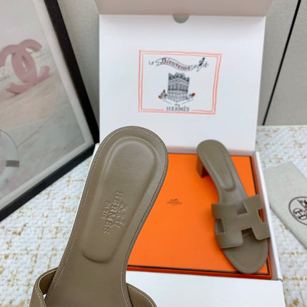 HM OASIS SANDAL HEEL 50MM IN TAUPE BROWN CALFSKIN