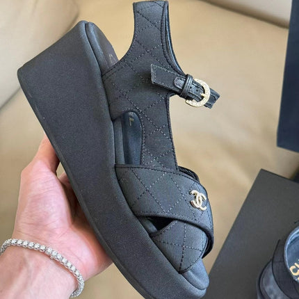 CC CLASSIC WEDGE SANDALS IN BLACK FABRIC