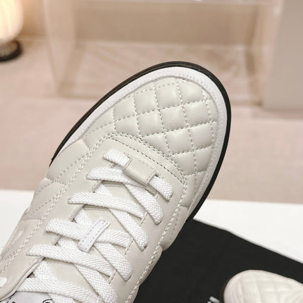 SNEAKERS IN GLOSSY WHITE LAMBSKIN
