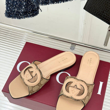 SLIDE SANDALS IN BEIGE CALFSKIN