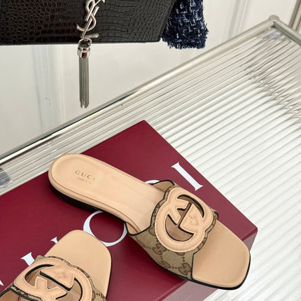 SLIDE SANDALS IN BEIGE CALFSKIN