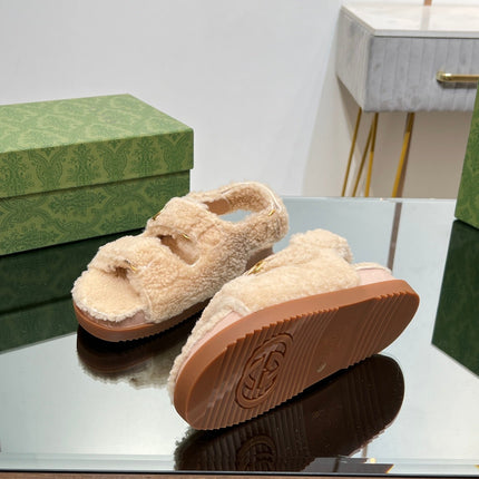 DAD SANDALS IN TAN BEIGE FLEECE WITH GOLD HARDWARE