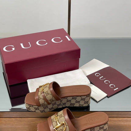 HIGH 6.3 CM WEDGE SANDALS IN BROWN CALFSKIN AND FABRIC