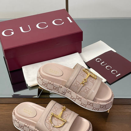 HIGH 5.5 CM WEDGE SANDALS IN LIGHT PINK CALFSKIN AND FABRIC