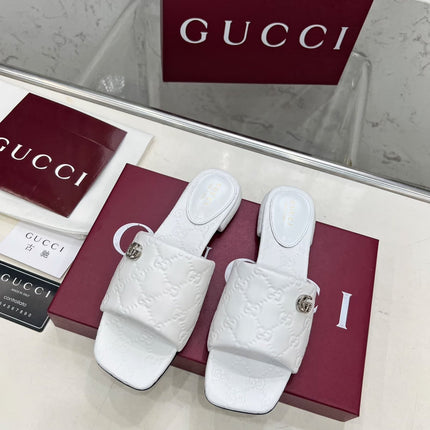 GG CASUAL SLIPPERS IN WHITE CALFSKIN LOGO EMBOSSING
