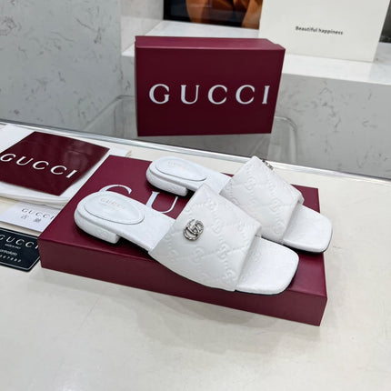 GG CASUAL SLIPPERS IN WHITE CALFSKIN LOGO EMBOSSING