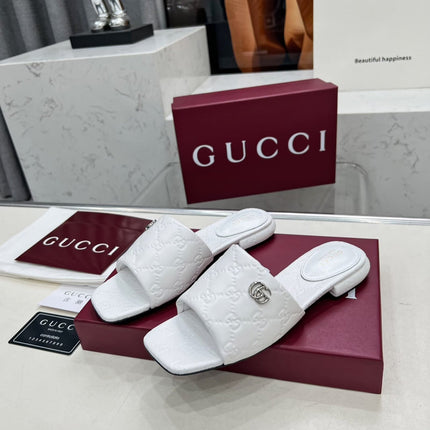 GG CASUAL SLIPPERS IN WHITE CALFSKIN LOGO EMBOSSING