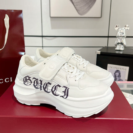 GG WAVE SNEAKER IN RICE WHITE CALFSKIN WITH HANDWRITTEN LOGO