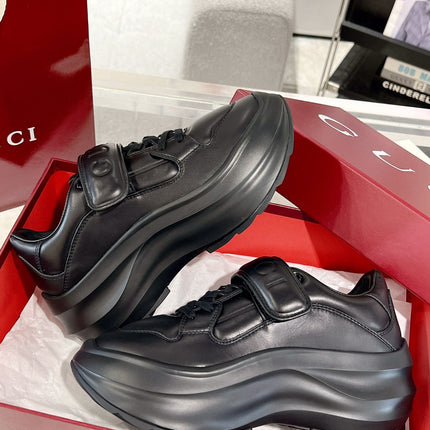 GG WAVE SNEAKER IN BLACK CALFSKIN