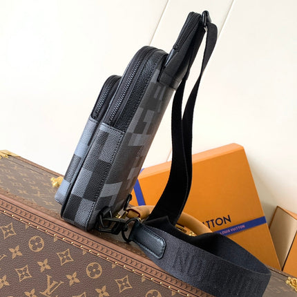 AVENUE 31 IN BLACK CANVAS CALFSKIN