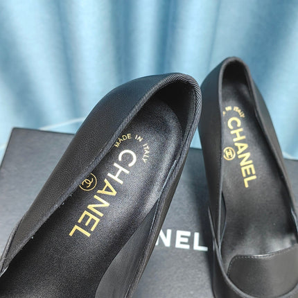 HIGH HEELS IN BLACK SHEEPSKIN