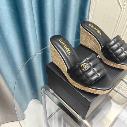 WEDGE BLACK SHEEPSKIN