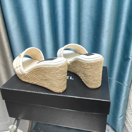 WEDGE WHITE SHEEPSKIN