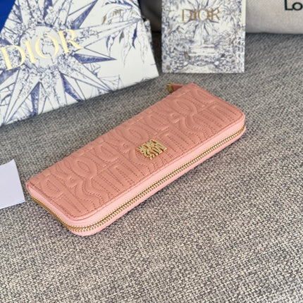 VERTICAL LONG ZIP WALLET 20 IN BABY PINK QUILTED ALLOVER CALFSKIN