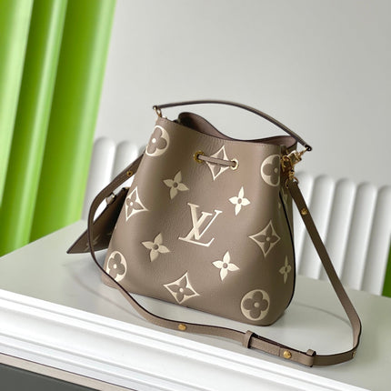CRAFTY NEONOE 26 IN BROWN AND CREAM BICOLOR EMPREINTE CALFSKIN