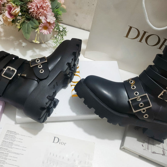 CD ZIPPER BUCKLE BOOTS IN BLACK CALFSKIN