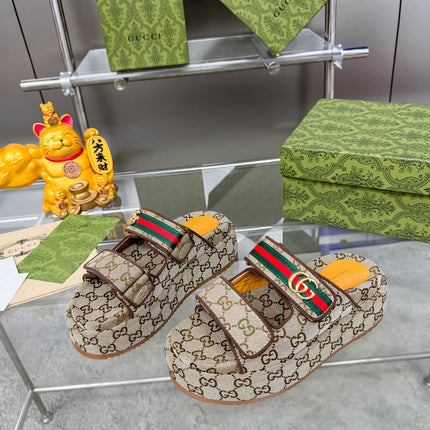 GG SANDALS 22 IN BEIGE FABRIC WITH GOLD HARDWARE